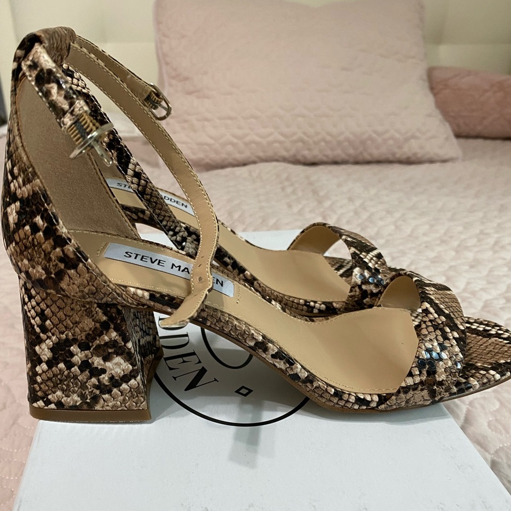 steve madden maris tan snake sandals - Picture 4 of 7